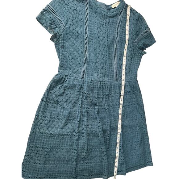 Francesca's Blue Lace Short SleeveDress Zip Back High Neck Size Large Stunning - Picture 7 of 11